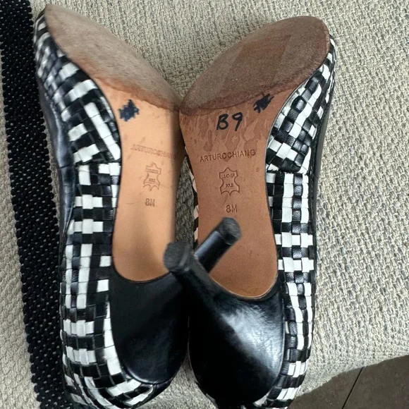 Arturo Chiang Castle Woven Leather Pump Heels in Black and White - Picture 7 of 8